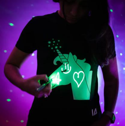 Interactive Glow In The Dark T-Shirt unicorn 5-6 ετών